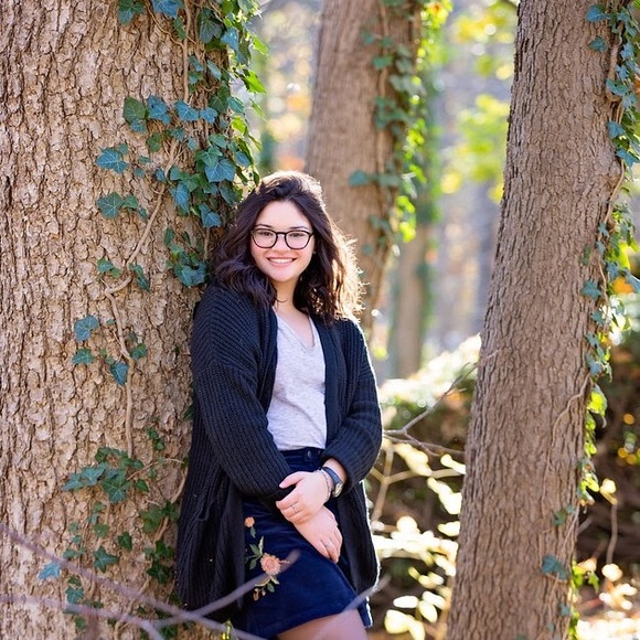 Meet your Posher, Isabella - Picture 1 of 1